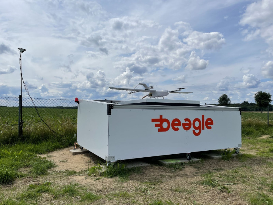 Dron en estación de carga. Foto Beagle Systems.