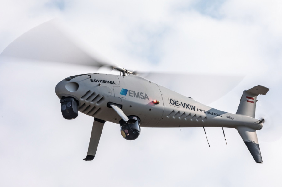 Camcopter S-100 en vuelo. Fuente Schiebel