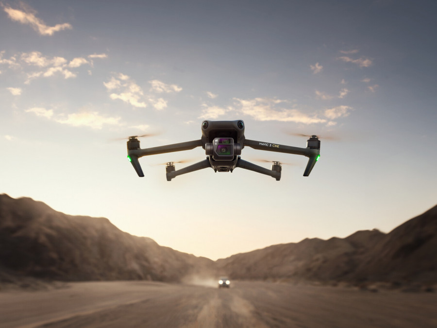 El nuevo DJI Mavic 3 en vuelo. Fuente DJI