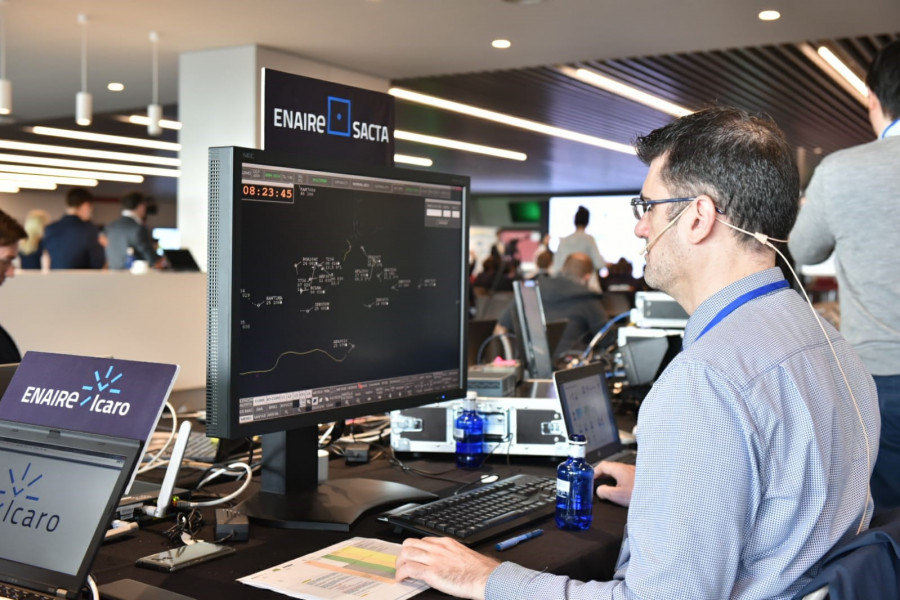 Controlador de Enaire durante unas pruebas de sistemas U-Space. Foto Enaire