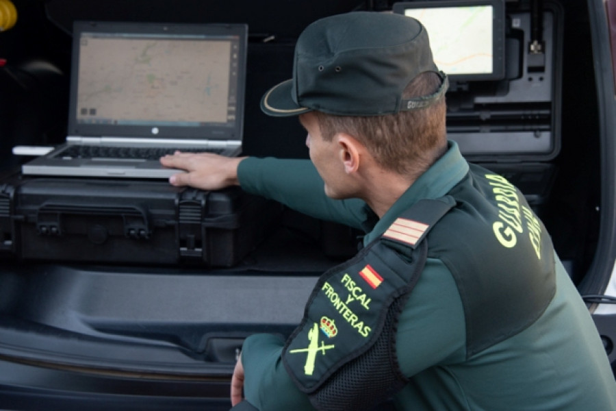 Equipo de la GC. Foto Guardia Civil.