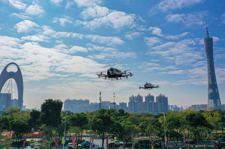 Aerotaxis en ciudad. Foto Ehang.
