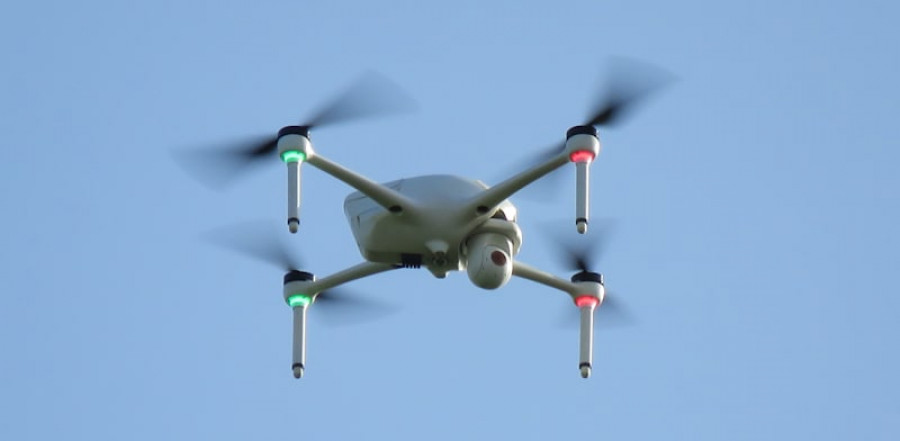Dron en vuelo. Foto Airobotics.