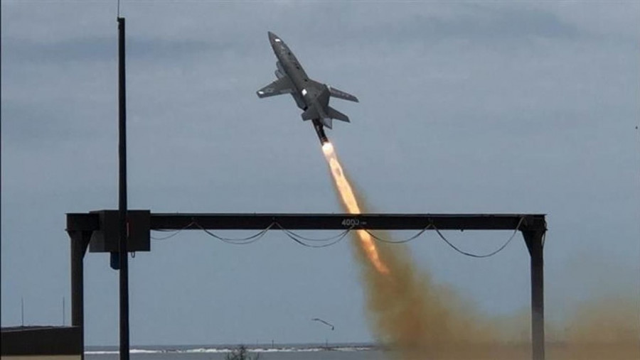 Lanzamiento de Skyborg a bordo de un dron Kratos UTAP-22. Foto Fuerza Aérea de EE.UU.