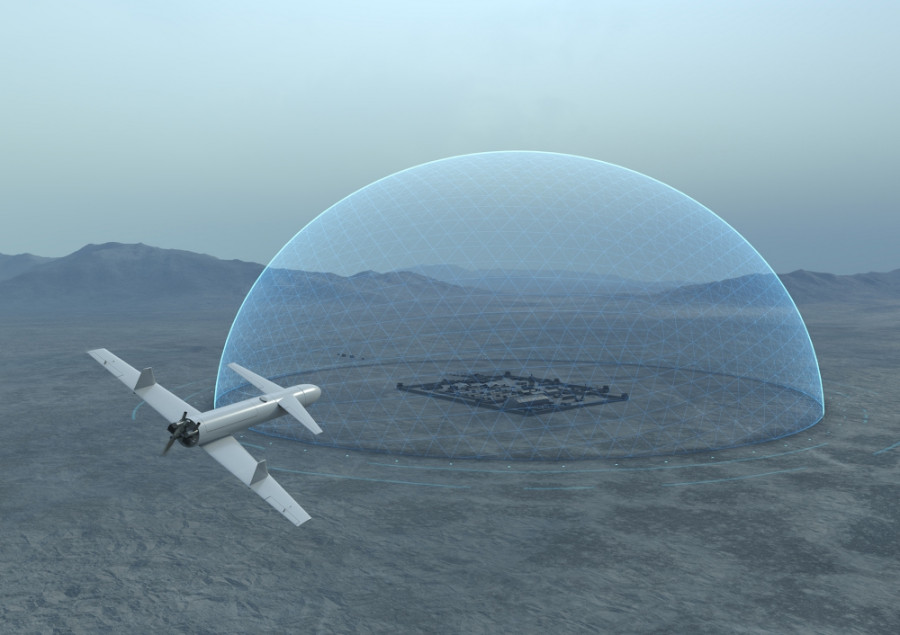 Dron acercándose a una base militar. Foto Marss.