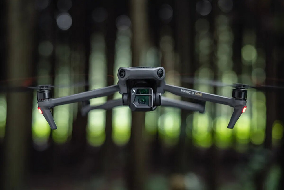 El nuevo DJI Mavic 3 en vuelo. Fuente DJI