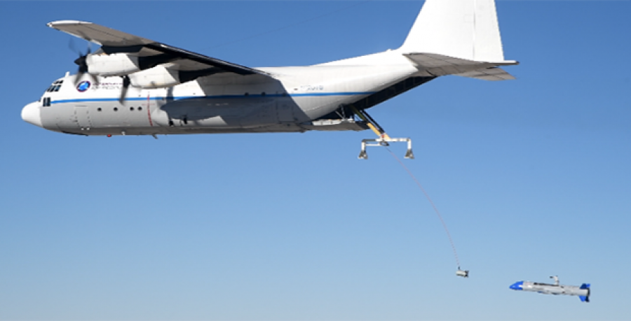 Dron Gremlin intentado el acople con un avión C-130. Foto Darpa
