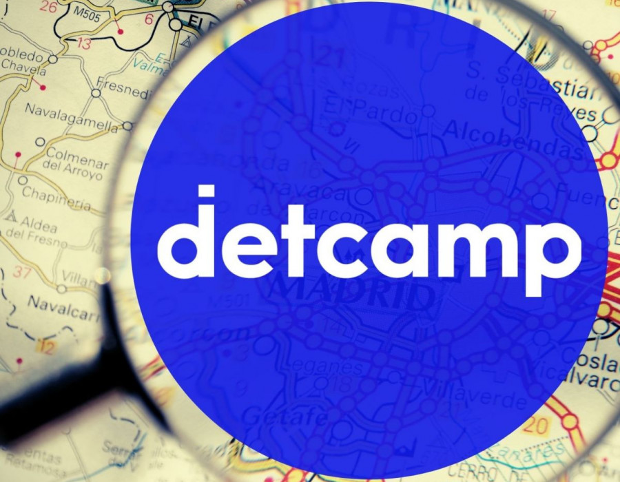 Logo Detcamp. Foto Detcamp.