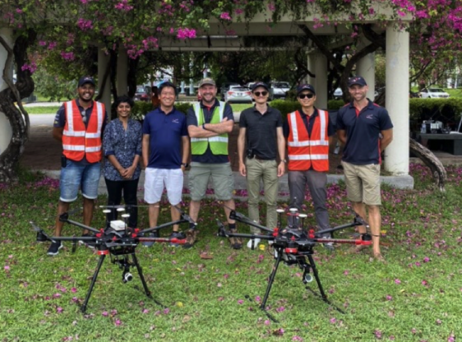 Equipo UTM en Singapur. Foto Nova Systems.