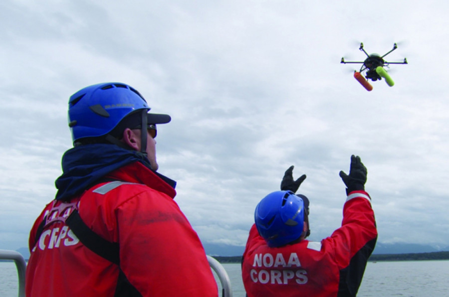 Miembros de la NOAA en operaciones. Foto NOAA.