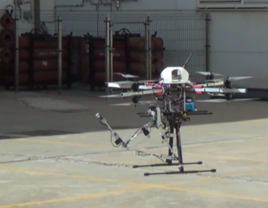 Dron del proyecto Aeroarms. Foto Universidad de Sevilla.
