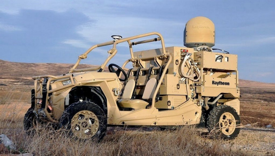 Vehículo con el sistema C-UAS. Foto Raytheon.