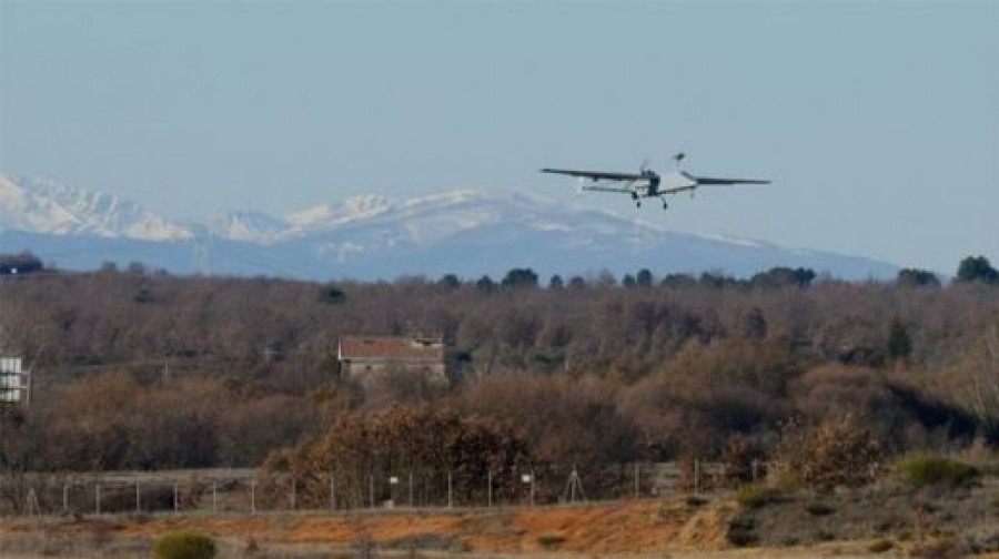 Searcher en vuelo  Ejercito de Tierra