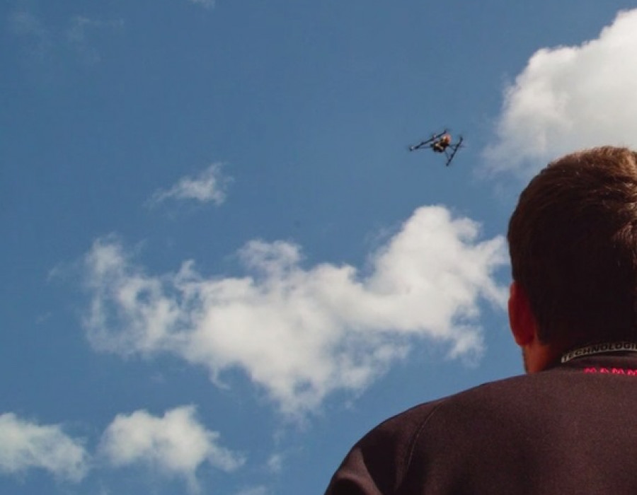 Dron falcon8 topcon cielo pirineos
