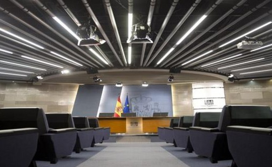 140714SalaPrensaConsejo ministros lamoncloa 510x315