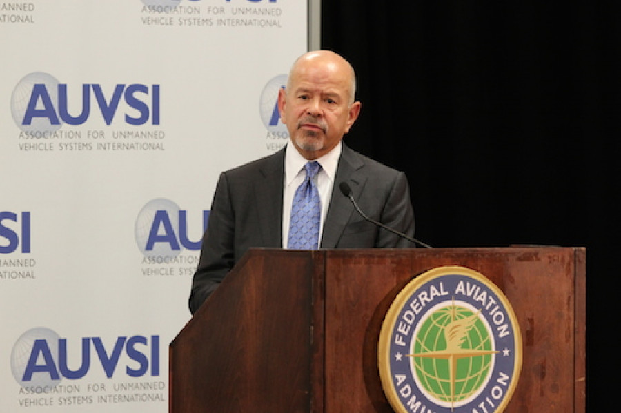160506 michael huerta gerente faa auvsi