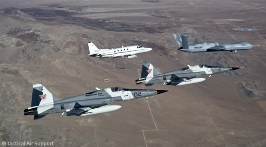 Cazas de lockheed y ucav avanger   foto tactitcal air support