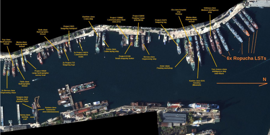 Vista del puerto de Sebastopol el 28 de octubre de 2022, con la identificación de los buques cortesía de @Torger78 [Planet Labs Inc. y @vcdgf555] vía GASS:UNAV