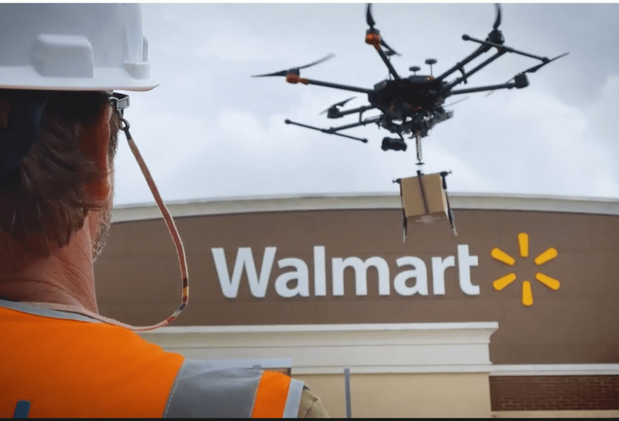 Dron transporta paquete de walmart