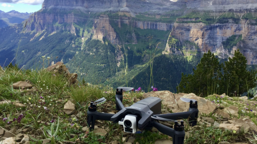 El dron ante su escenario en ordesa 4 1000x563