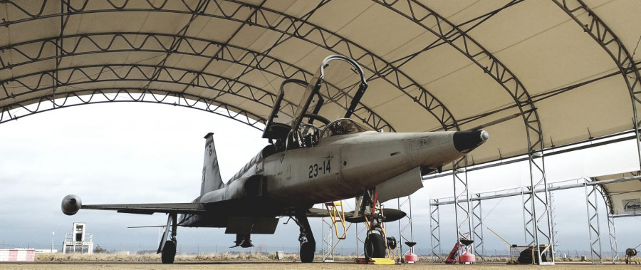 Defensa invierte 25 millones en los cazas F-5 y asegura que el sustituto estará operativo en 2028