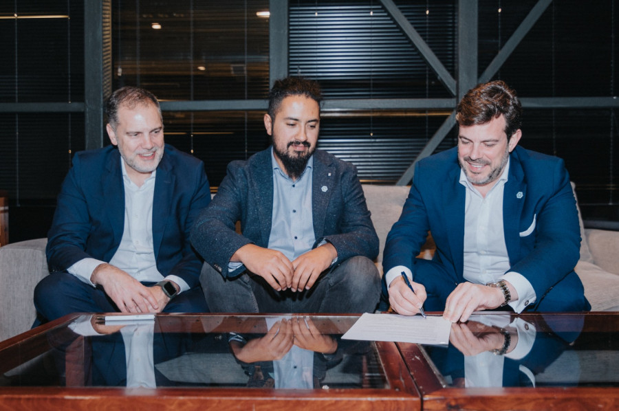 4 De izquierda a derecha Raul Cortijo COO UMILES UAV Diego Mendoza Socio y Fundador UMILES Latinoamérica Carlos Poveda CEO UMILES Group