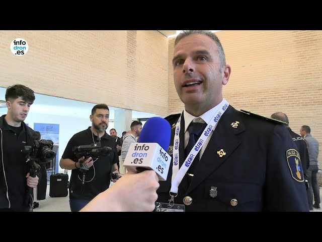 Paco Albero (Policía Local de Benidorm) presenta la primera jornada del evento UAS No EASA
