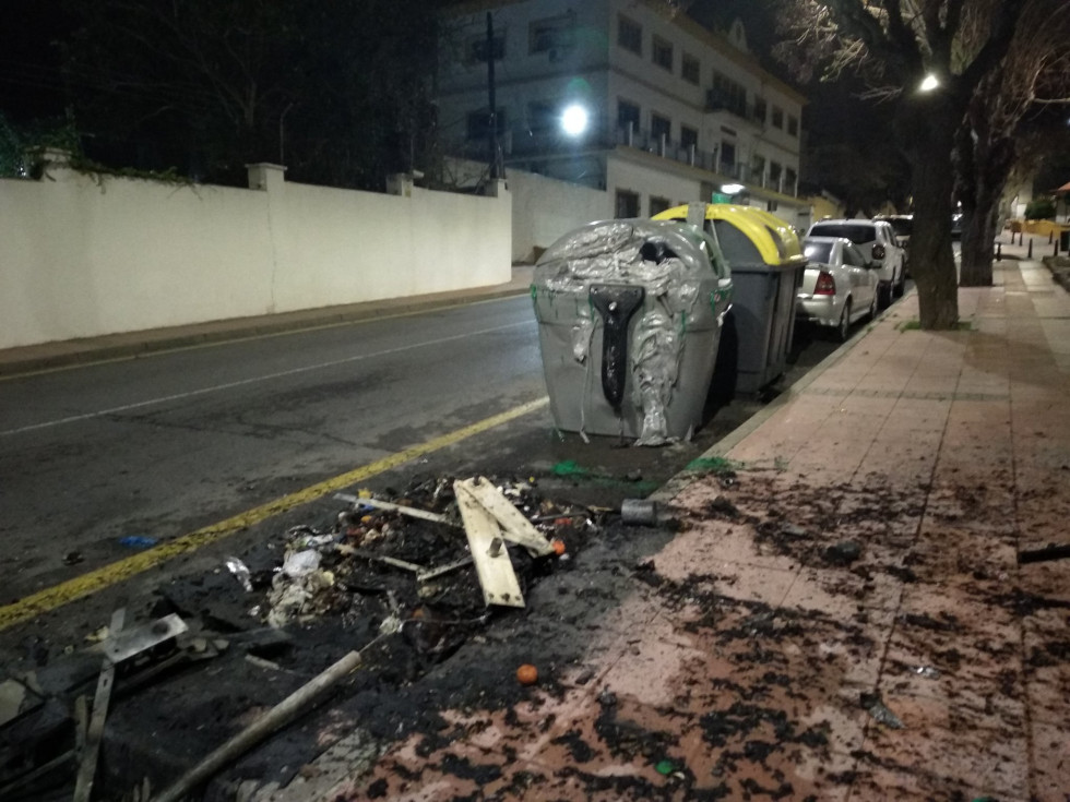 Ceuta contenedor Twitter Leperoceuti