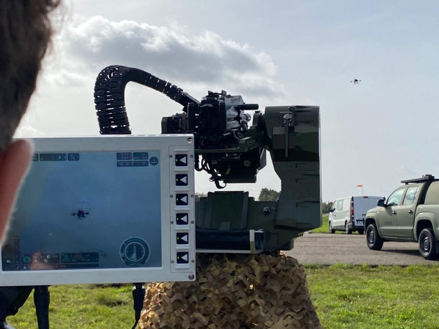 Estación remota GUARDIAN 2.0 siguiendo un dron