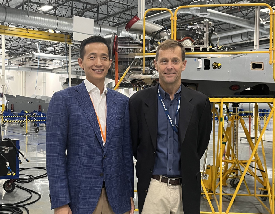 Dong Kwan Kim, Vice Chairman of Hanwha (left), visited GA ASI headquarters in San Diego, USA, and met with Linden Blue, Vice Chairman of GA ASI.