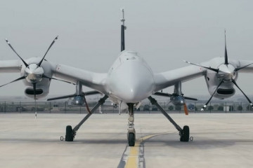 El UCAV Akinci de Baykar lanza por primera ver un misil guiado por láser