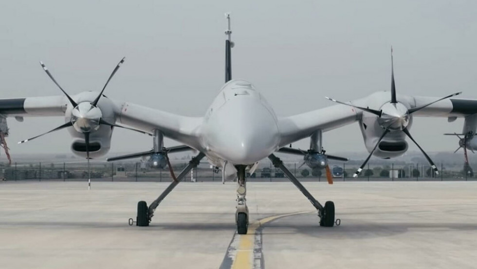 El UCAV Akinci de Baykar lanza por primera ver un misil guiado por láser