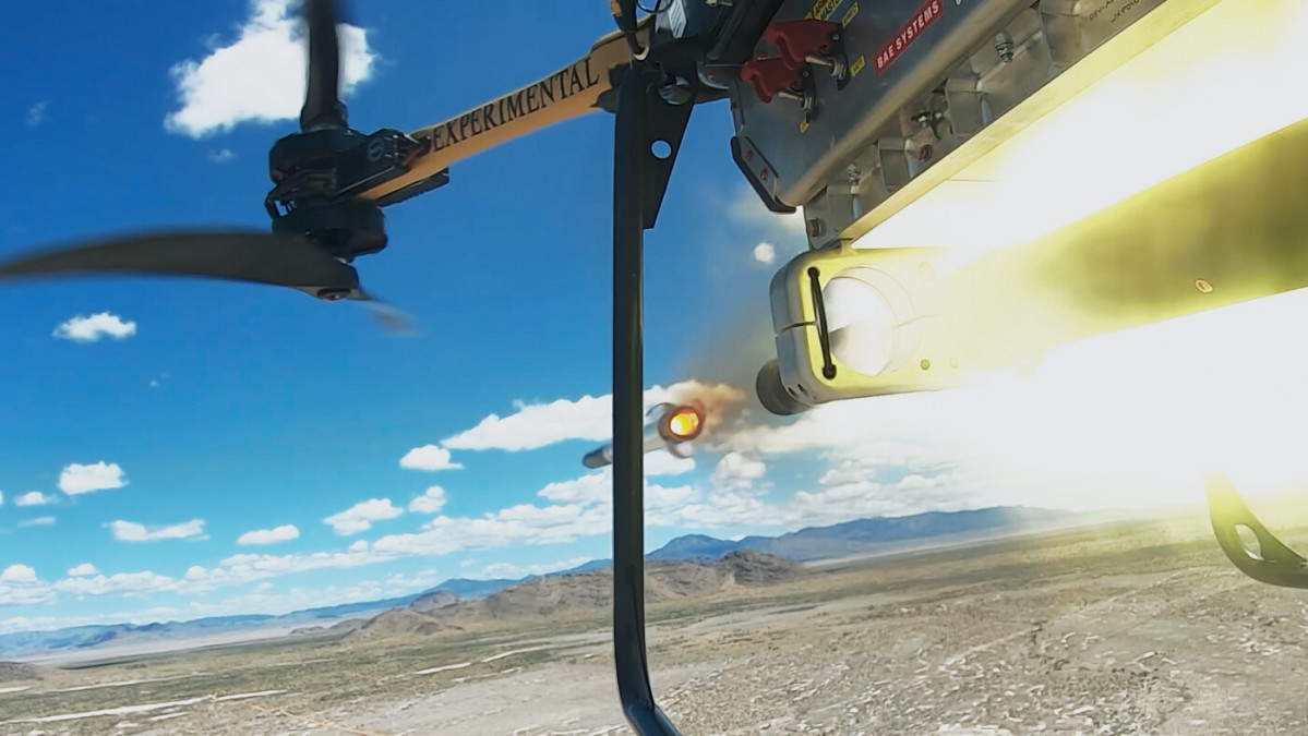 Lanzamiento de un cohete guiado desde un dron TRV 150. Imagen. BAE Systems