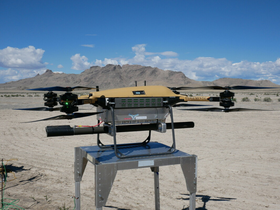 Dron TRV 150 dotado de un proyectil. Imagen. BAE Systems