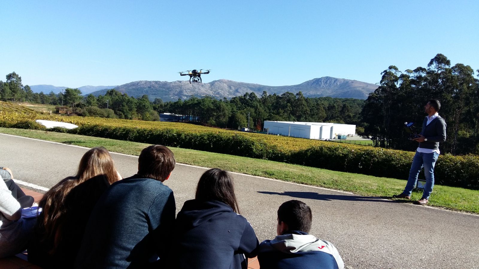 Taller del grupo supraautonómico Robodronvi, drones en viticultura